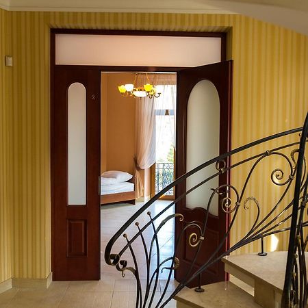 10 Rooms Lviv Ngoại thất bức ảnh
