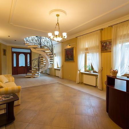 10 Rooms Lviv Ngoại thất bức ảnh