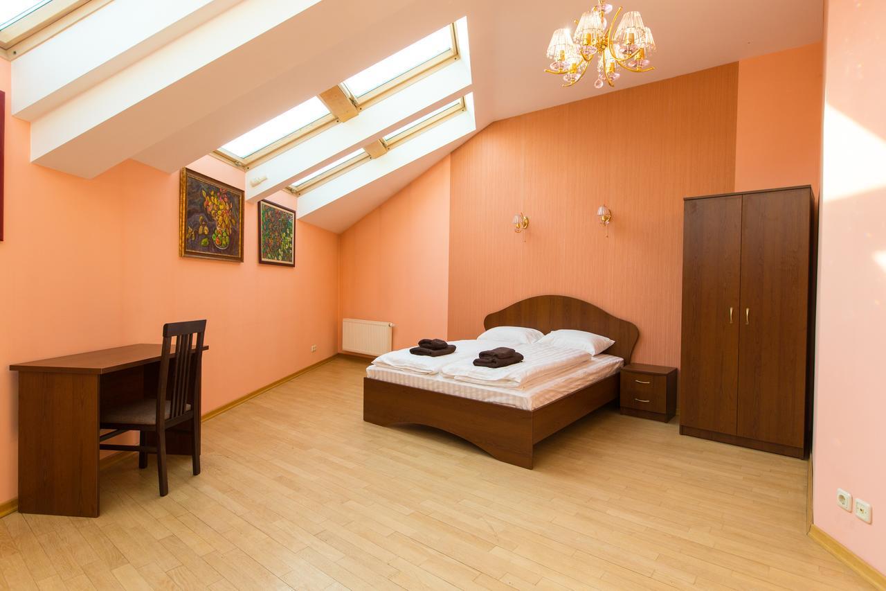 10 Rooms Lviv Ngoại thất bức ảnh