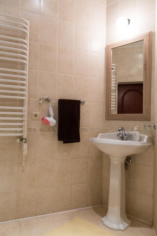 10 Rooms Lviv Ngoại thất bức ảnh