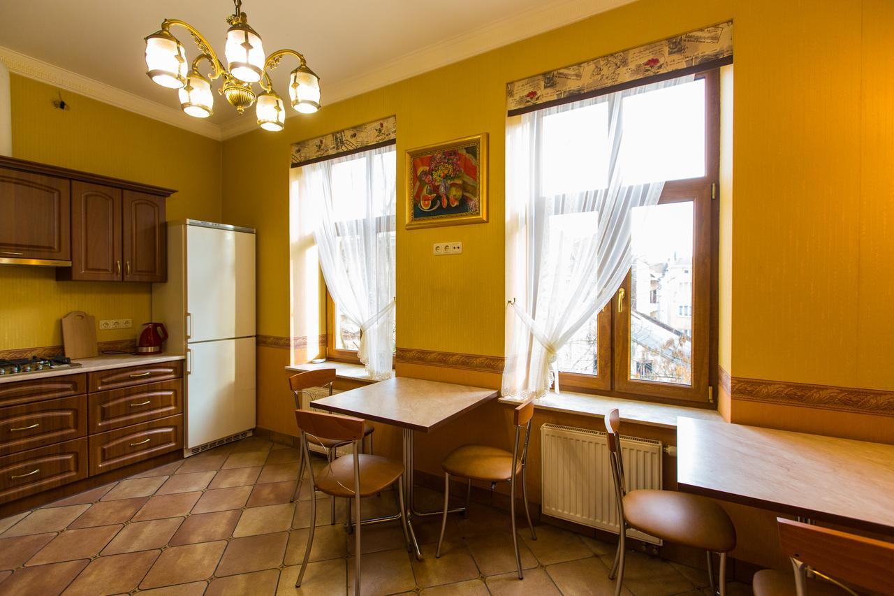 10 Rooms Lviv Ngoại thất bức ảnh