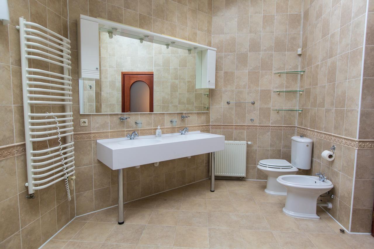 10 Rooms Lviv Ngoại thất bức ảnh