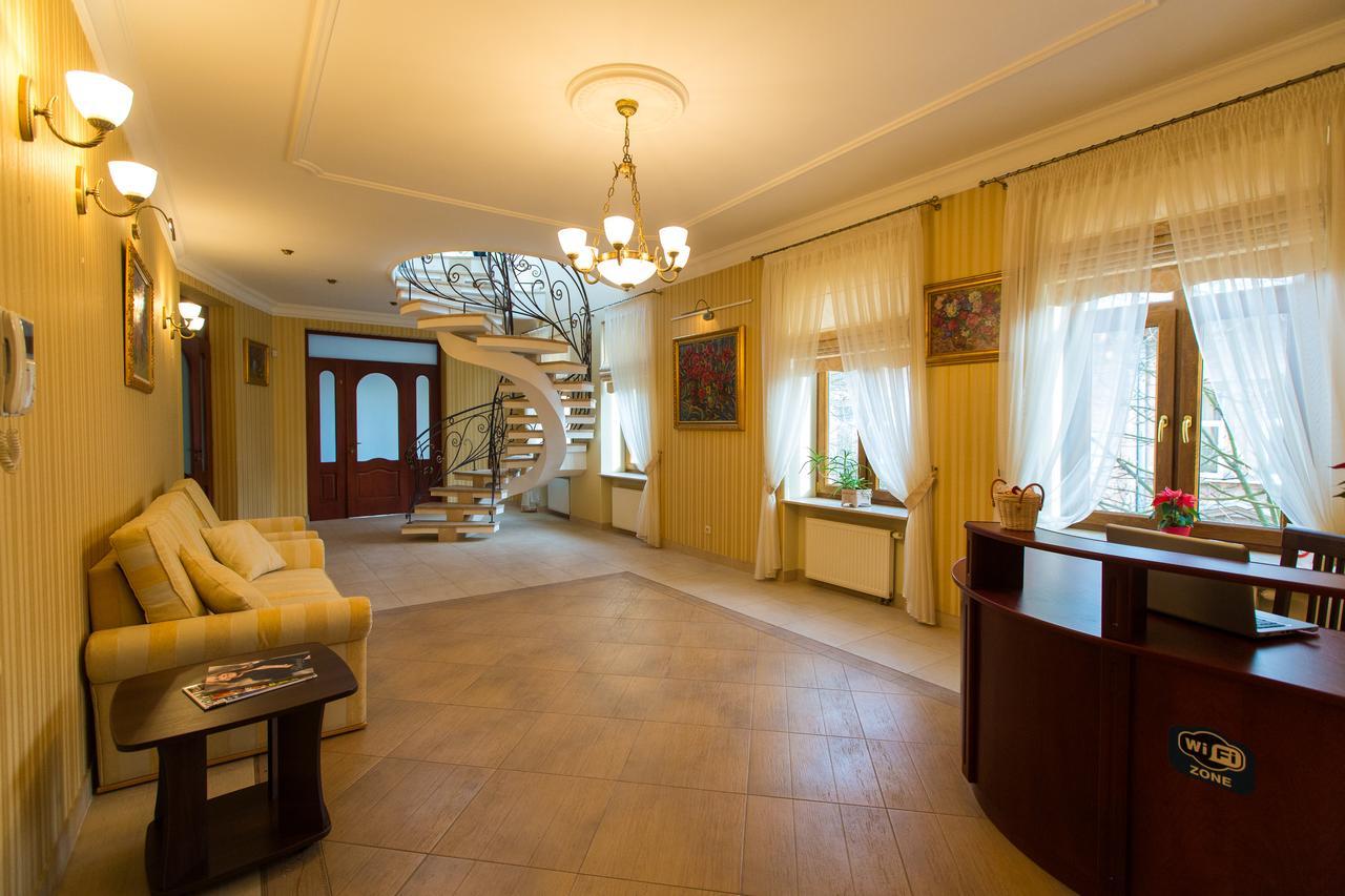 10 Rooms Lviv Ngoại thất bức ảnh