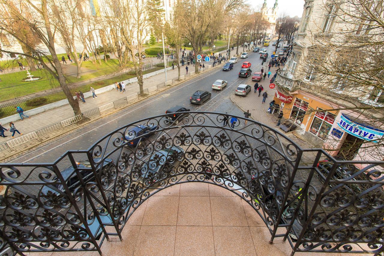 10 Rooms Lviv Ngoại thất bức ảnh