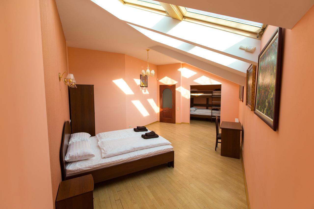 10 Rooms Lviv Ngoại thất bức ảnh
