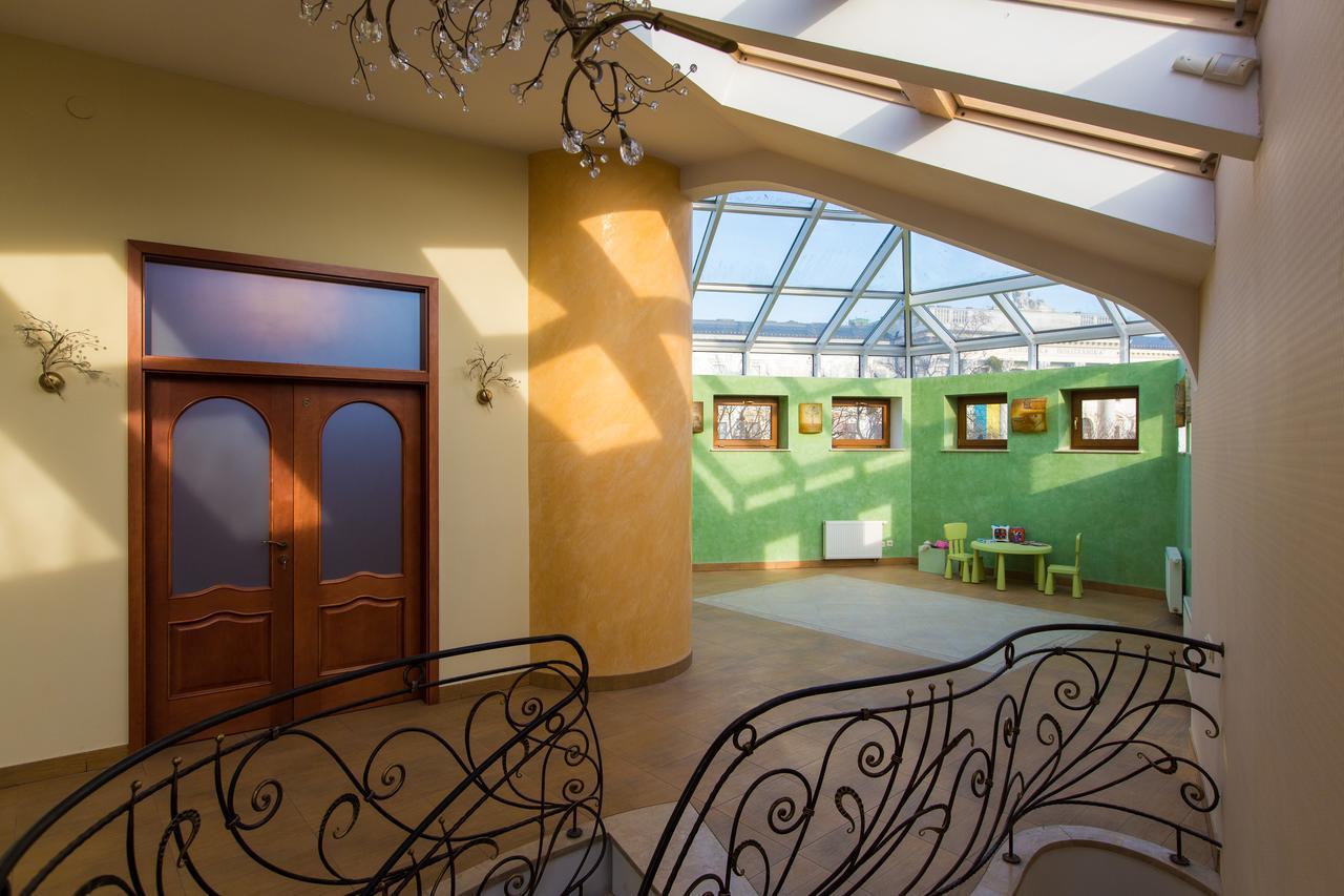 10 Rooms Lviv Ngoại thất bức ảnh