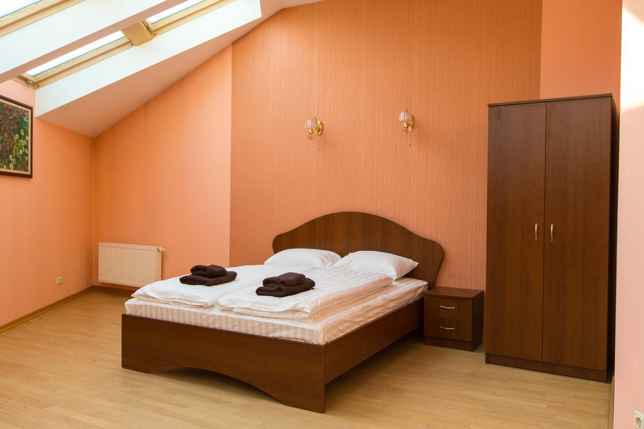 10 Rooms Lviv Ngoại thất bức ảnh